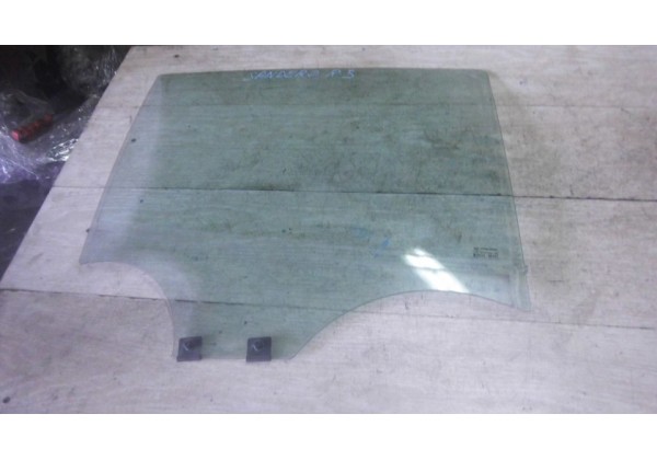 Скло дверки правої задньої Renault Sandero 2, Logan 2, 823005206R